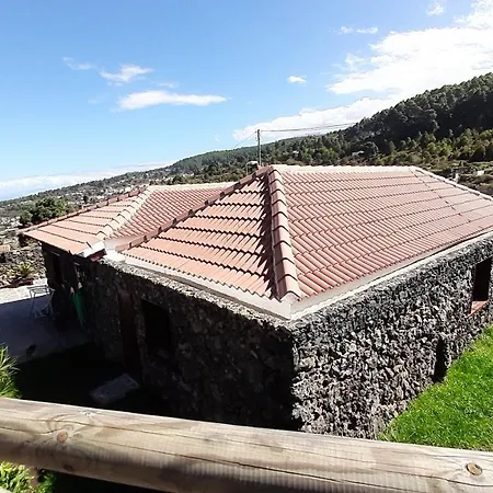 Guinderos Country house *