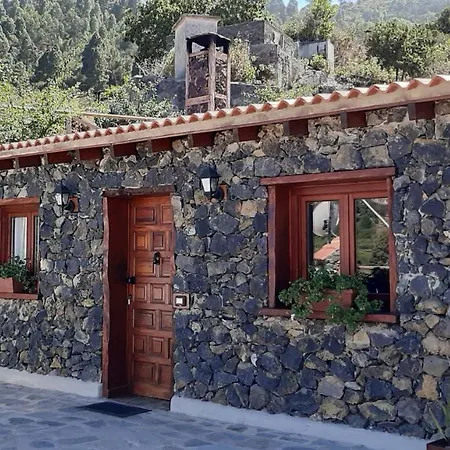 Guinderos Country house